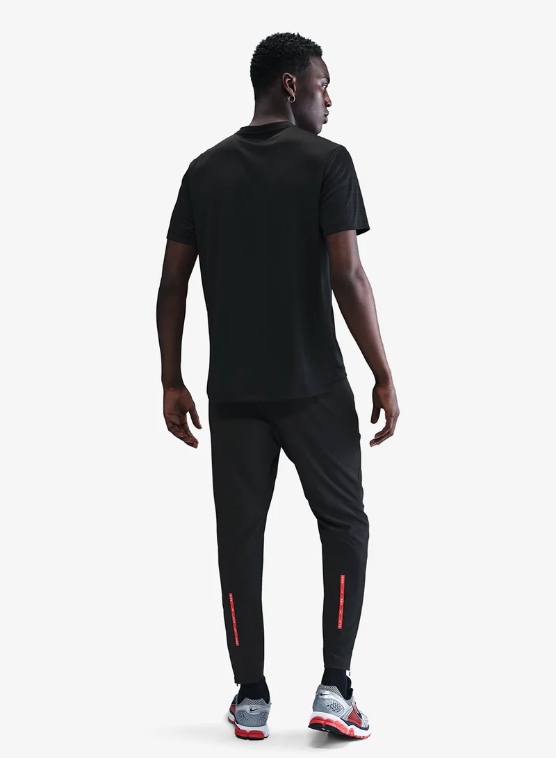 نايكي Nsw Club Sports Run T-Shirt